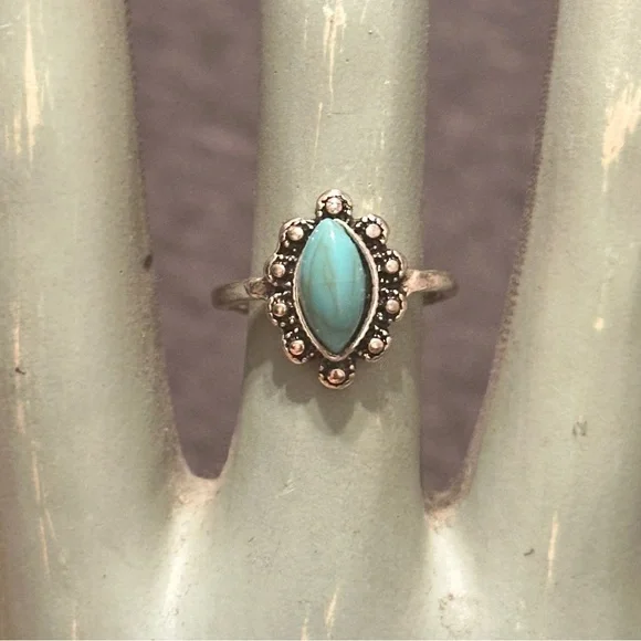 Women’s Silver w Turquoise Marquise Set Ring w Round Silver Accents, Sz 6.5 - Picture 1 of 7